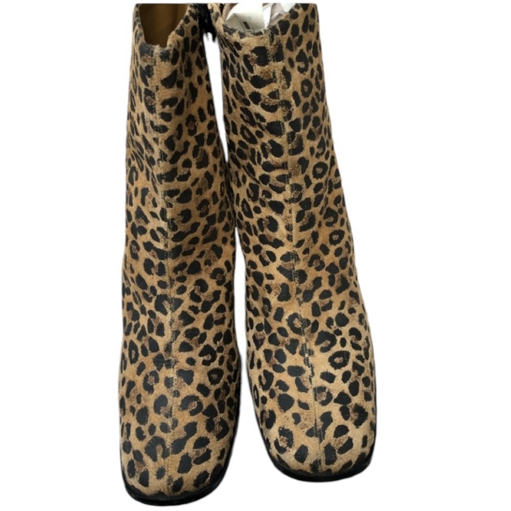 Newport News size 10 Leopard print boots block heel